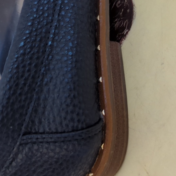 Annie Klein Step Up Your Style Game with Classic Navy Blue Loafers Lion Head - Picture 5 of 8